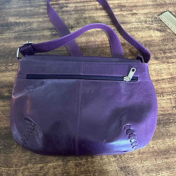 Handmade leather crossbody bag - Picture 4 of 4